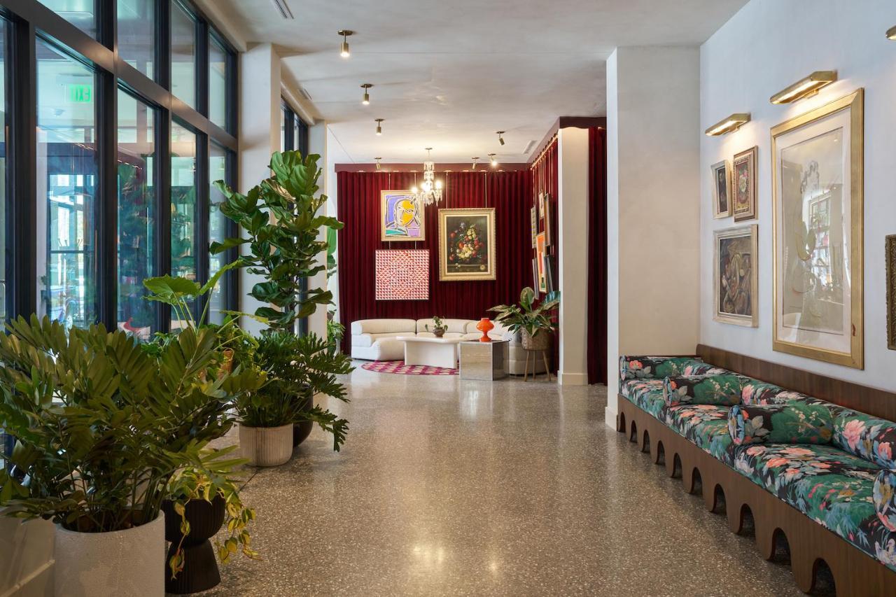 Hotel Genevieve Луисвил Екстериор снимка